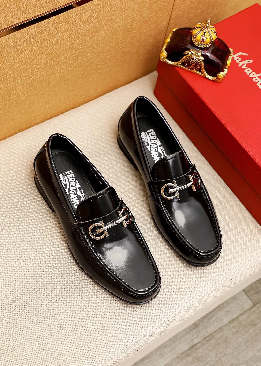 Men's shoes 💰480 💐 Product trademark: Ferragamo "Ferragamo" casual leather shoes Regular size: 38-44 (45🉑️customized) Product materials: Selected imported first-layer open-edge beaded cowhide leather upper + luxury hardware buckle, imported water-dyed cowhide leather lining. Strong three-dimensional visual effect, original outsole color: 4⃣️seed leather materials available